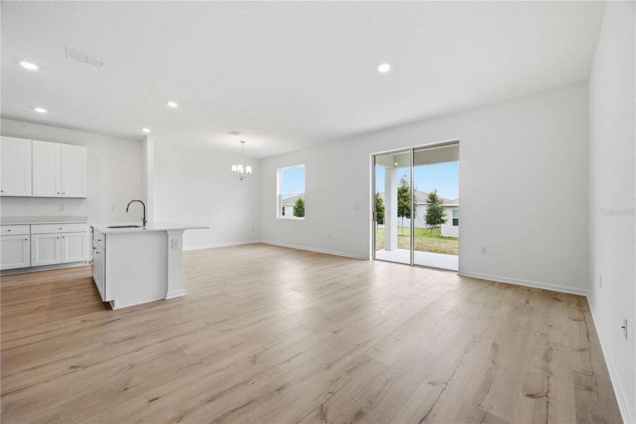 6205 Sanders Grove Circle, Okahumpka, FL 34762 Photo