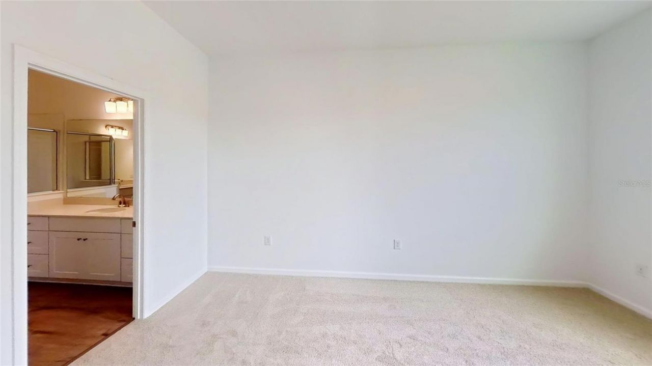 6217 Sanders Grove Circle, Okahumpka, FL 34762 Photo