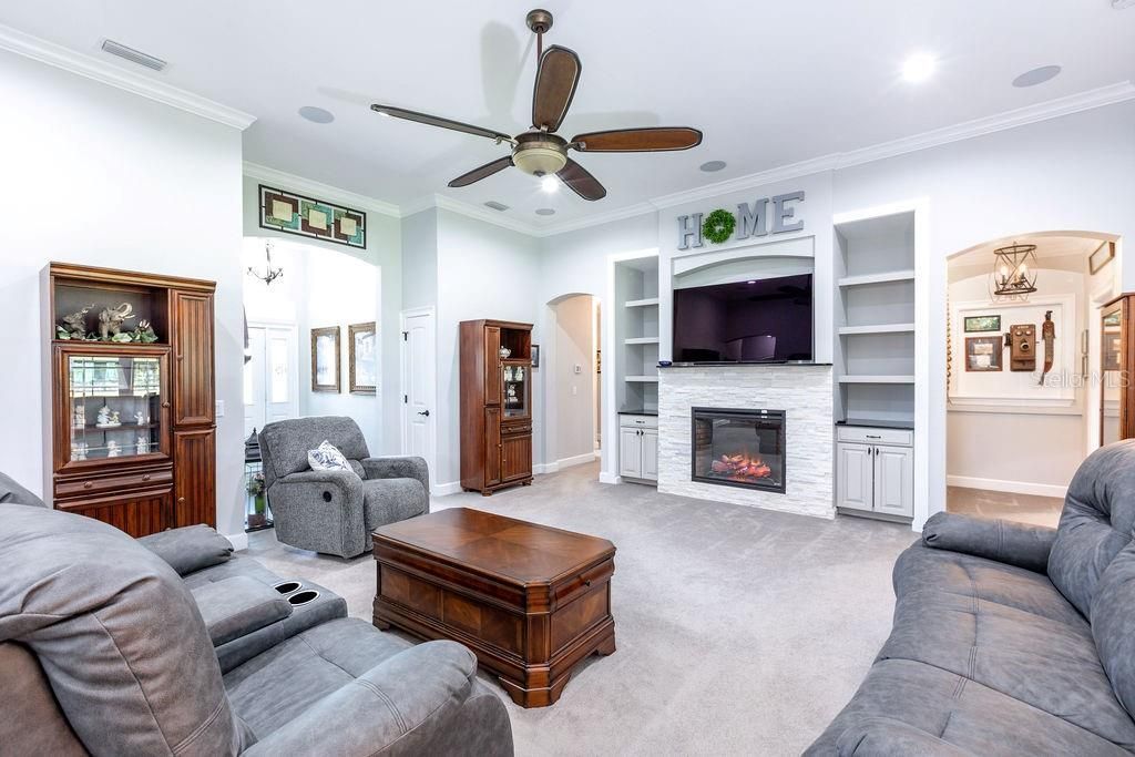 733 SW Marynik Drive , High Springs, FL 32643 Photo