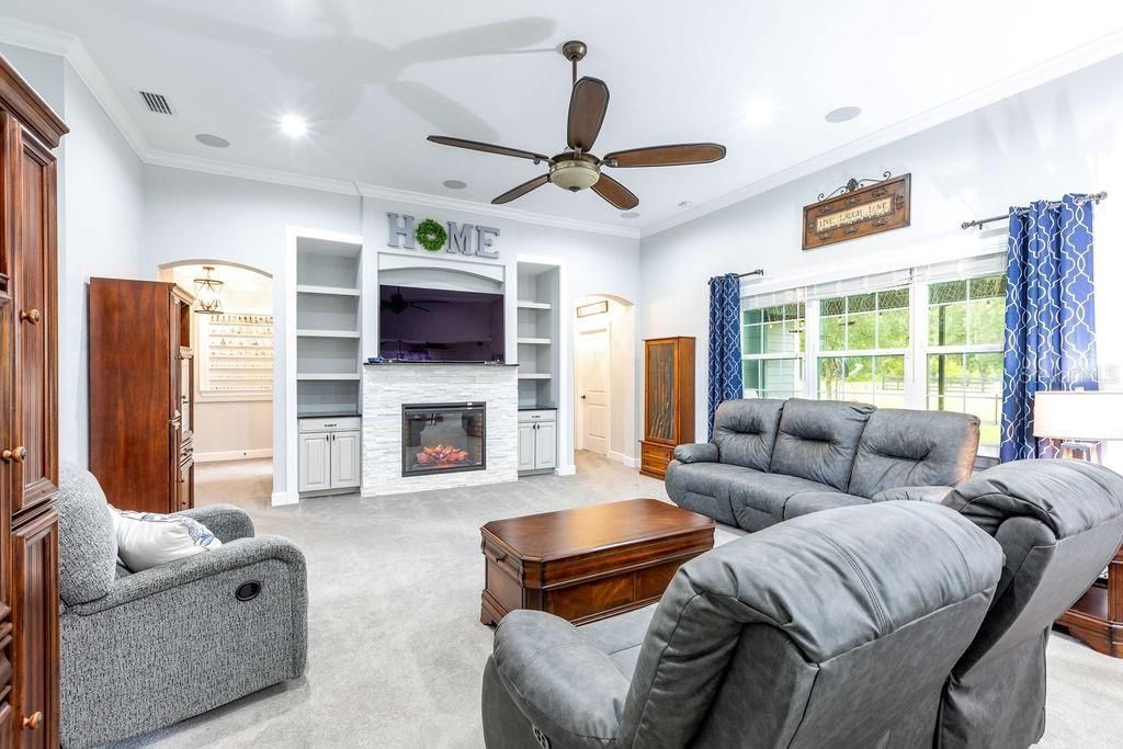 733 SW Marynik Drive , High Springs, FL 32643 Photo