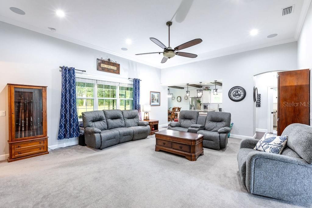 733 SW Marynik Drive , High Springs, FL 32643 Photo