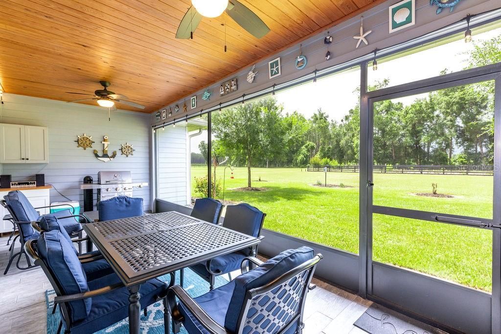 733 SW Marynik Drive , High Springs, FL 32643 Photo