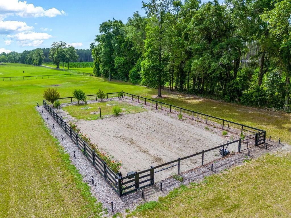 733 SW Marynik Drive , High Springs, FL 32643 Photo