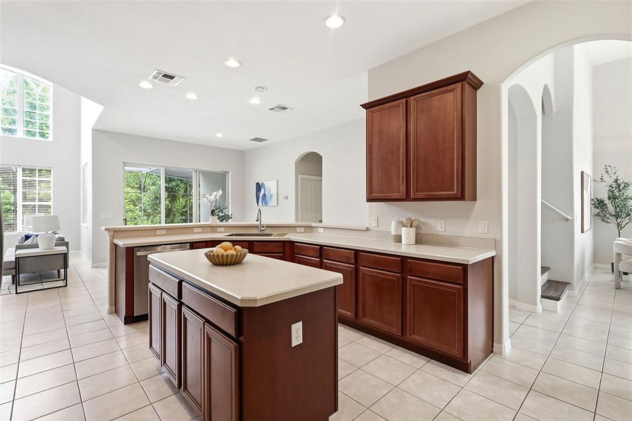 2555 Sand Arbor Circle, Orlando, FL 32824 Photo