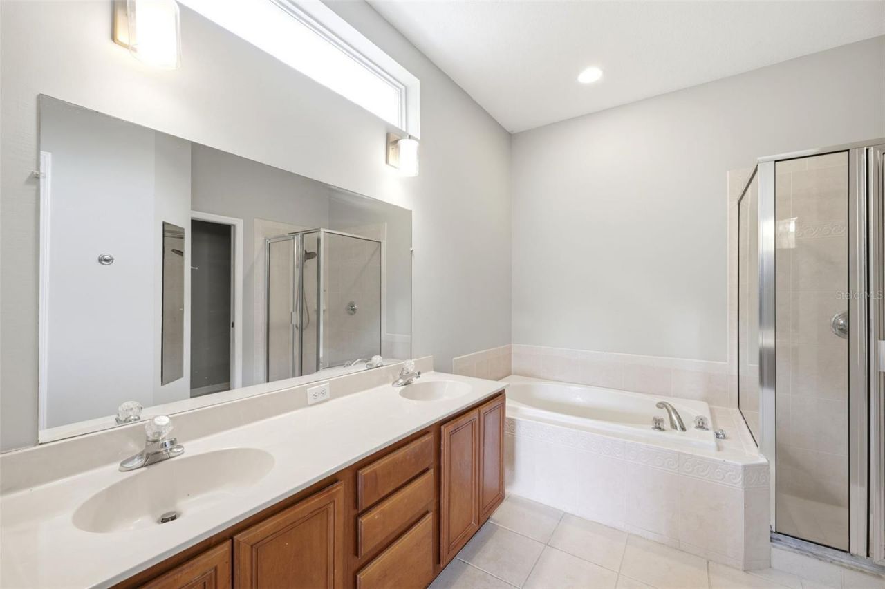 5016 Bridgeway Lane , Lutz, FL 33558 Photo