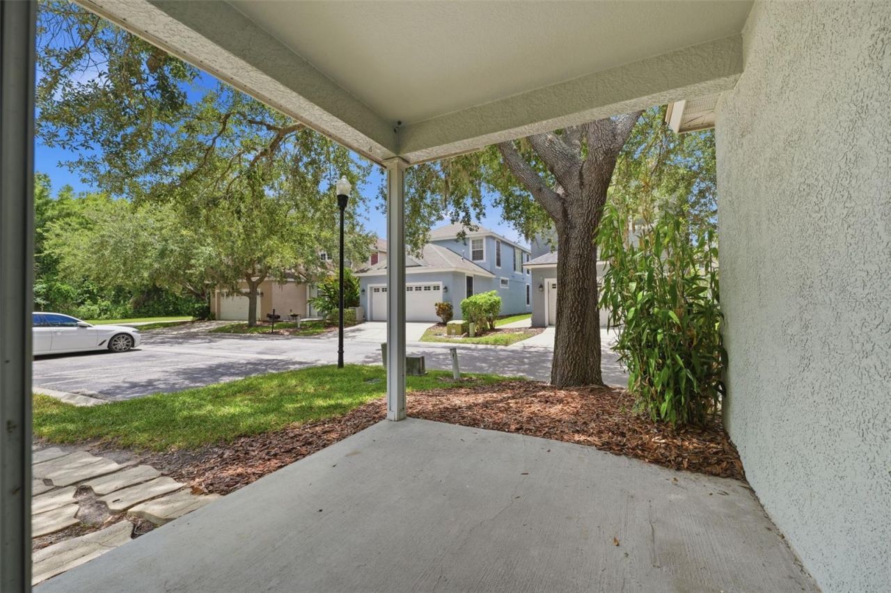 5016 Bridgeway Lane , Lutz, FL 33558 Photo