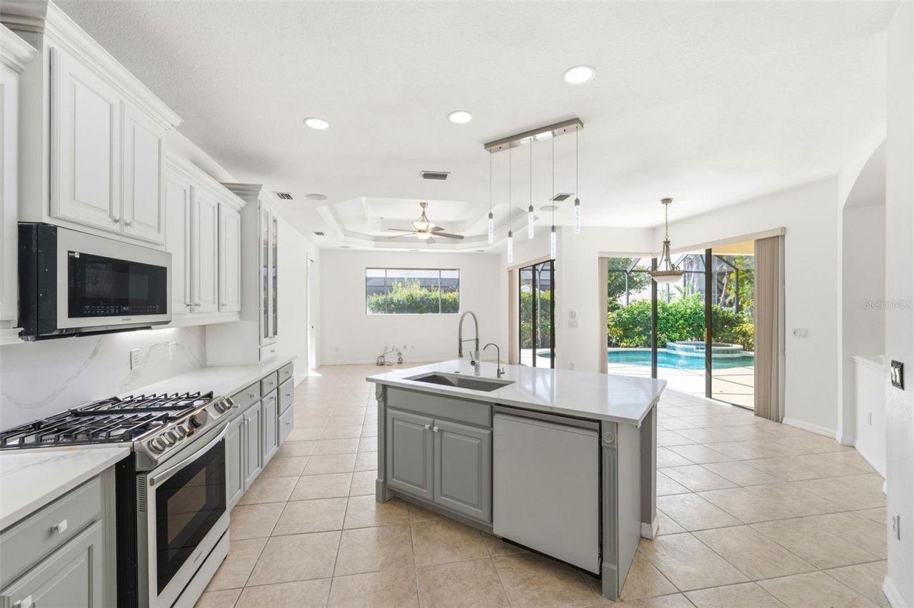 6611 Chickadee Lane , Bradenton, FL 34202 Photo