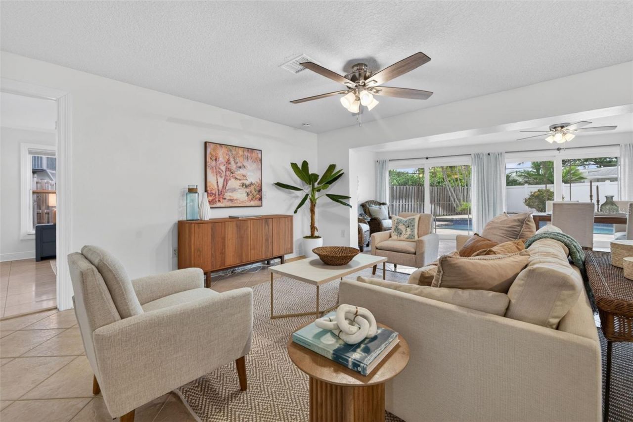 1022 Eden Isle Drive Ne, Saint Petersburg, FL 33704 Photo