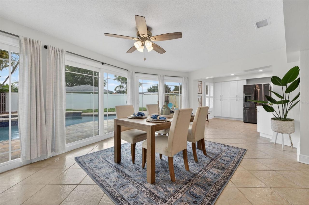 1022 Eden Isle Drive Ne, Saint Petersburg, FL 33704 Photo