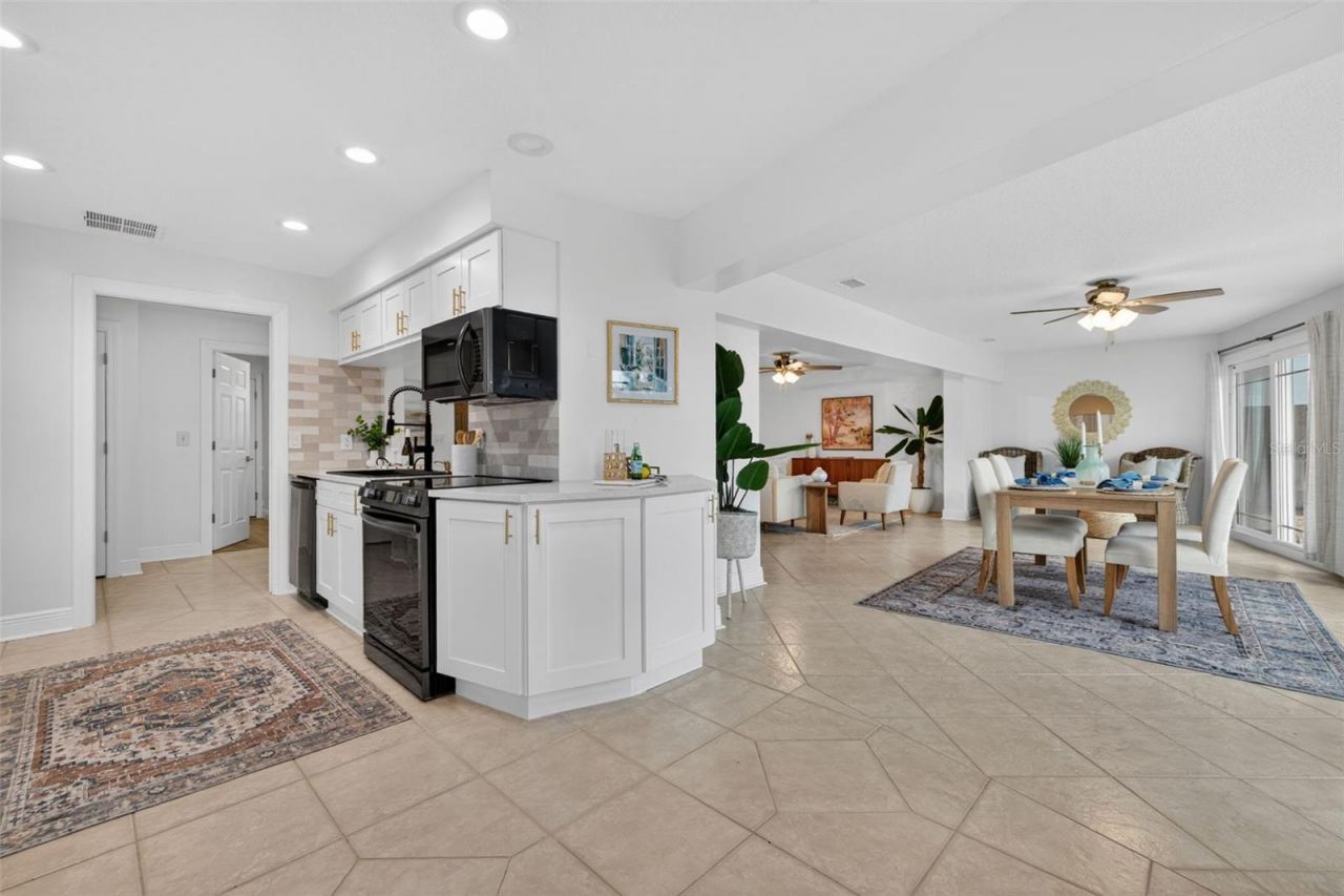 1022 Eden Isle Drive Ne, Saint Petersburg, FL 33704 Photo