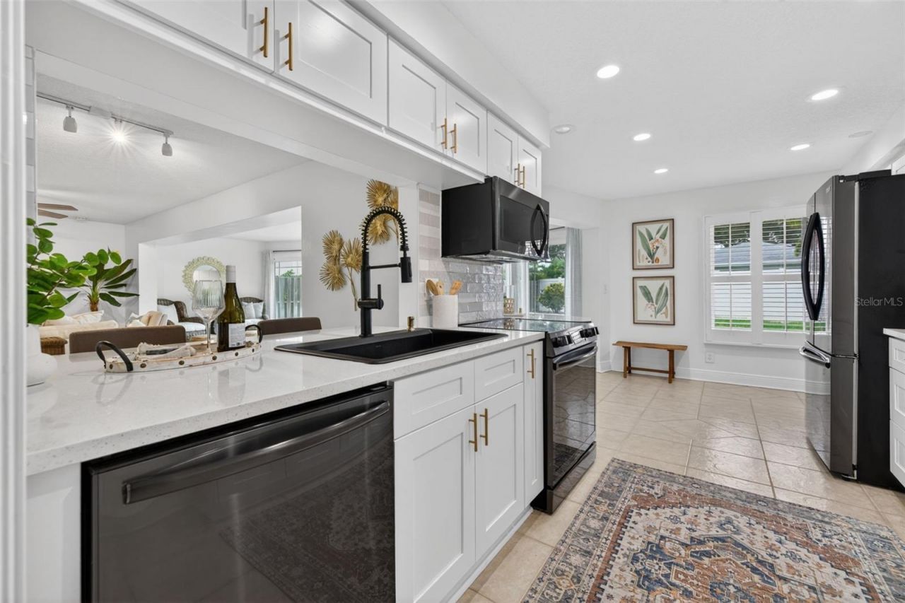 1022 Eden Isle Drive Ne, Saint Petersburg, FL 33704 Photo