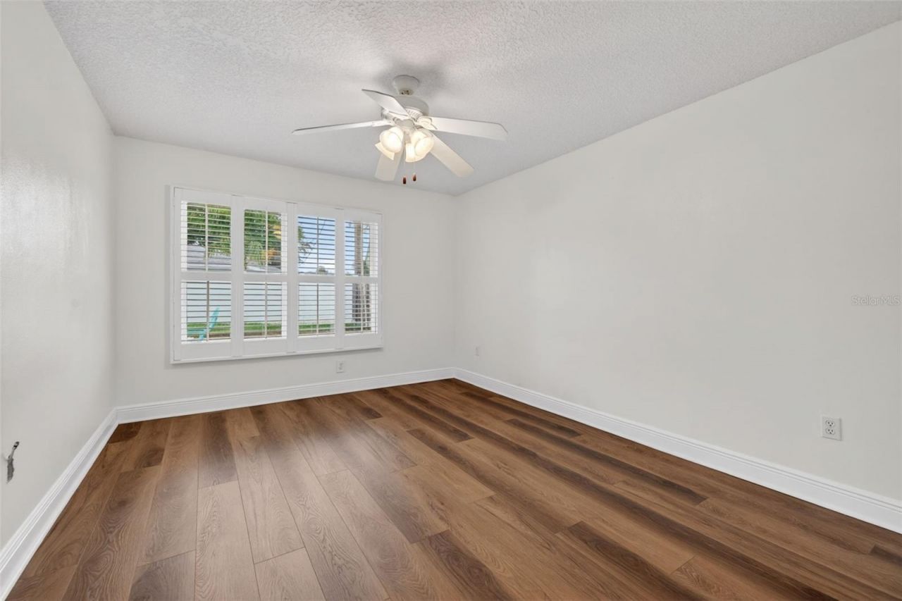 1022 Eden Isle Drive Ne, Saint Petersburg, FL 33704 Photo