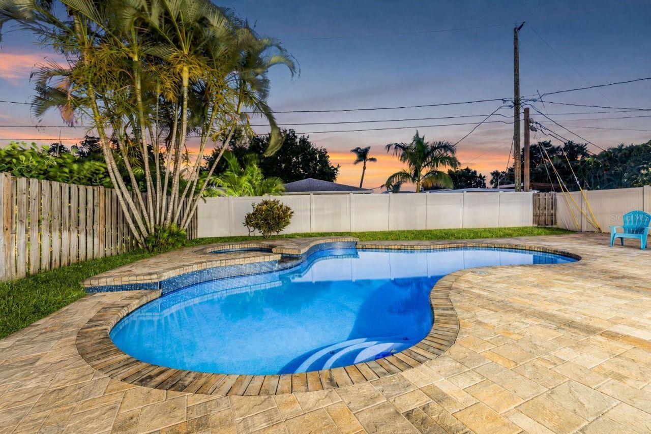 1022 Eden Isle Drive Ne, Saint Petersburg, FL 33704 Photo