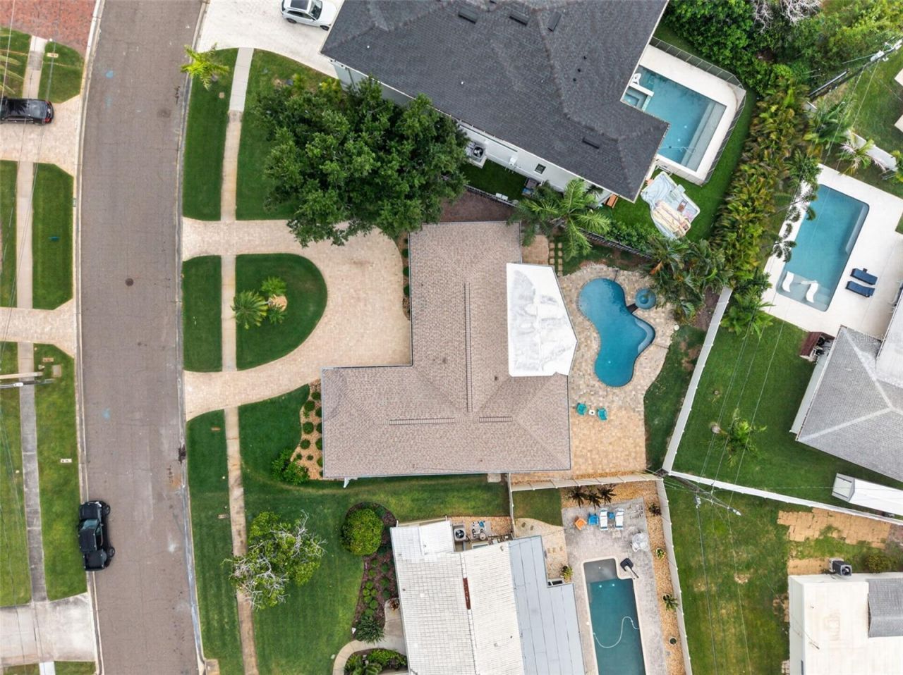 1022 Eden Isle Drive Ne, Saint Petersburg, FL 33704 Photo