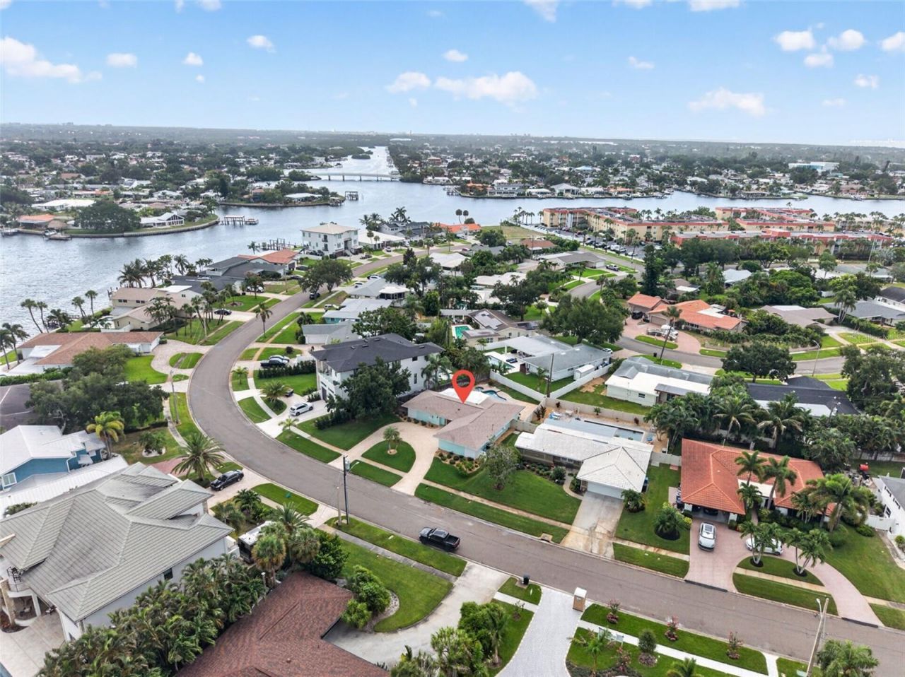 1022 Eden Isle Drive Ne, Saint Petersburg, FL 33704 Photo