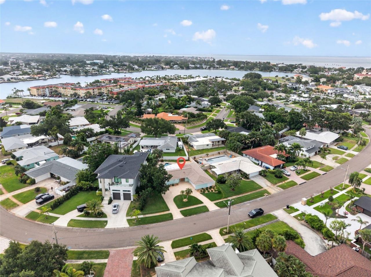 1022 Eden Isle Drive Ne, Saint Petersburg, FL 33704 Photo