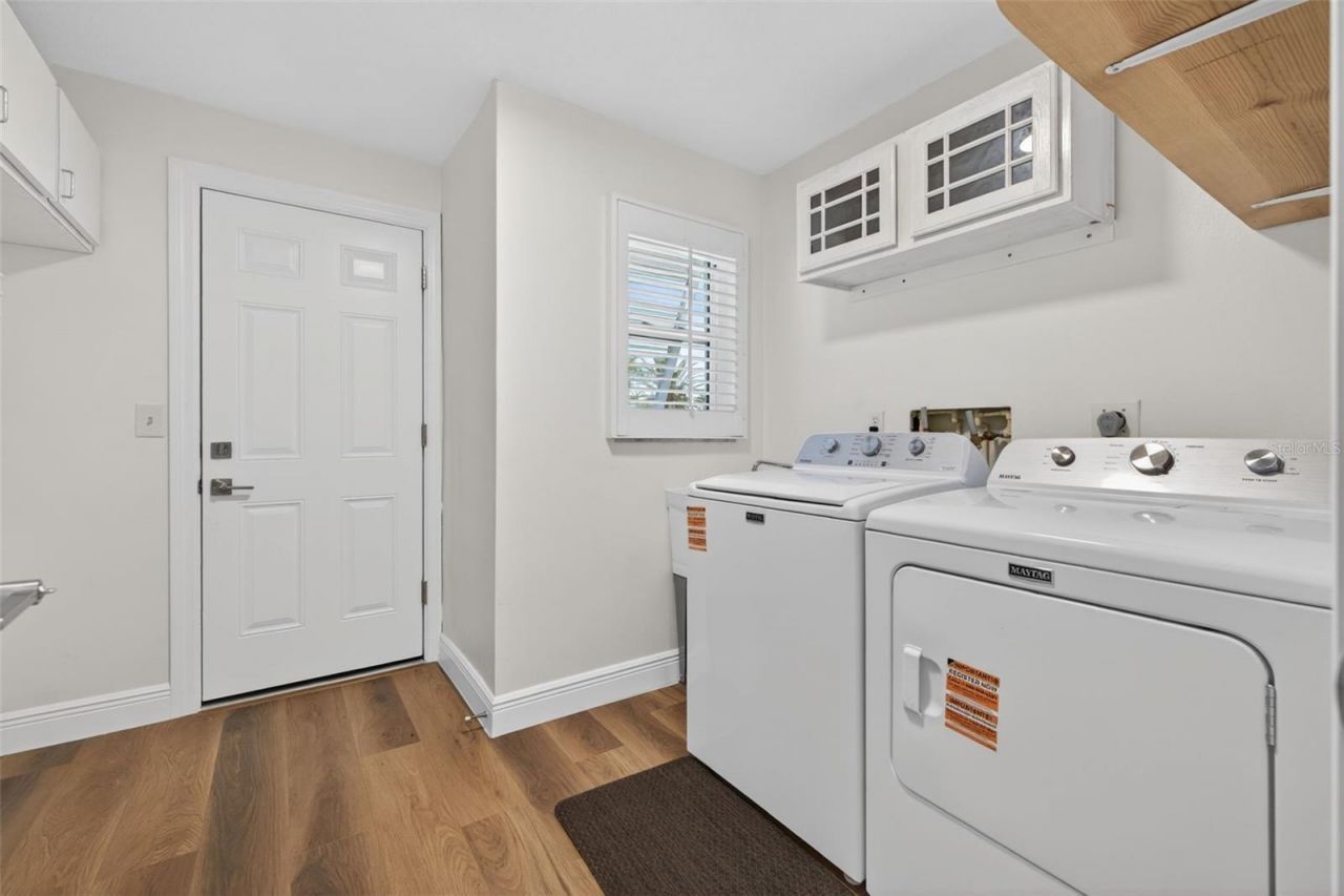 1022 Eden Isle Drive Ne, Saint Petersburg, FL 33704 Photo