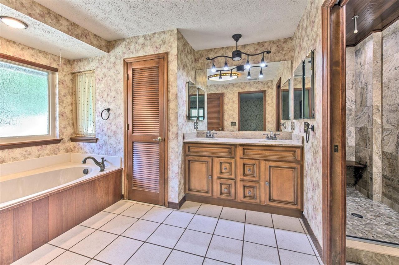 2102 Whitlock Place , Dover, FL 33527 Photo