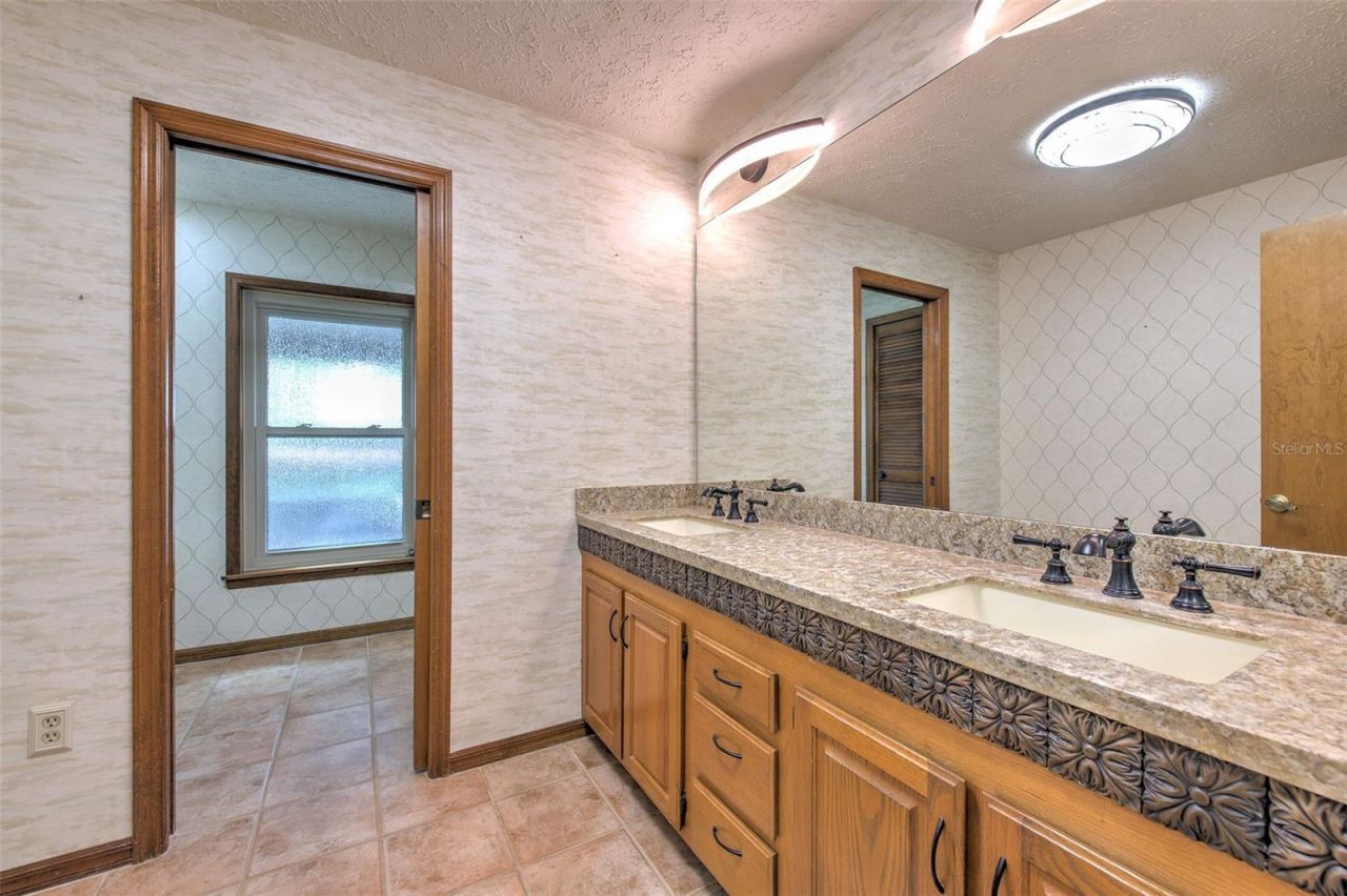 2102 Whitlock Place , Dover, FL 33527 Photo