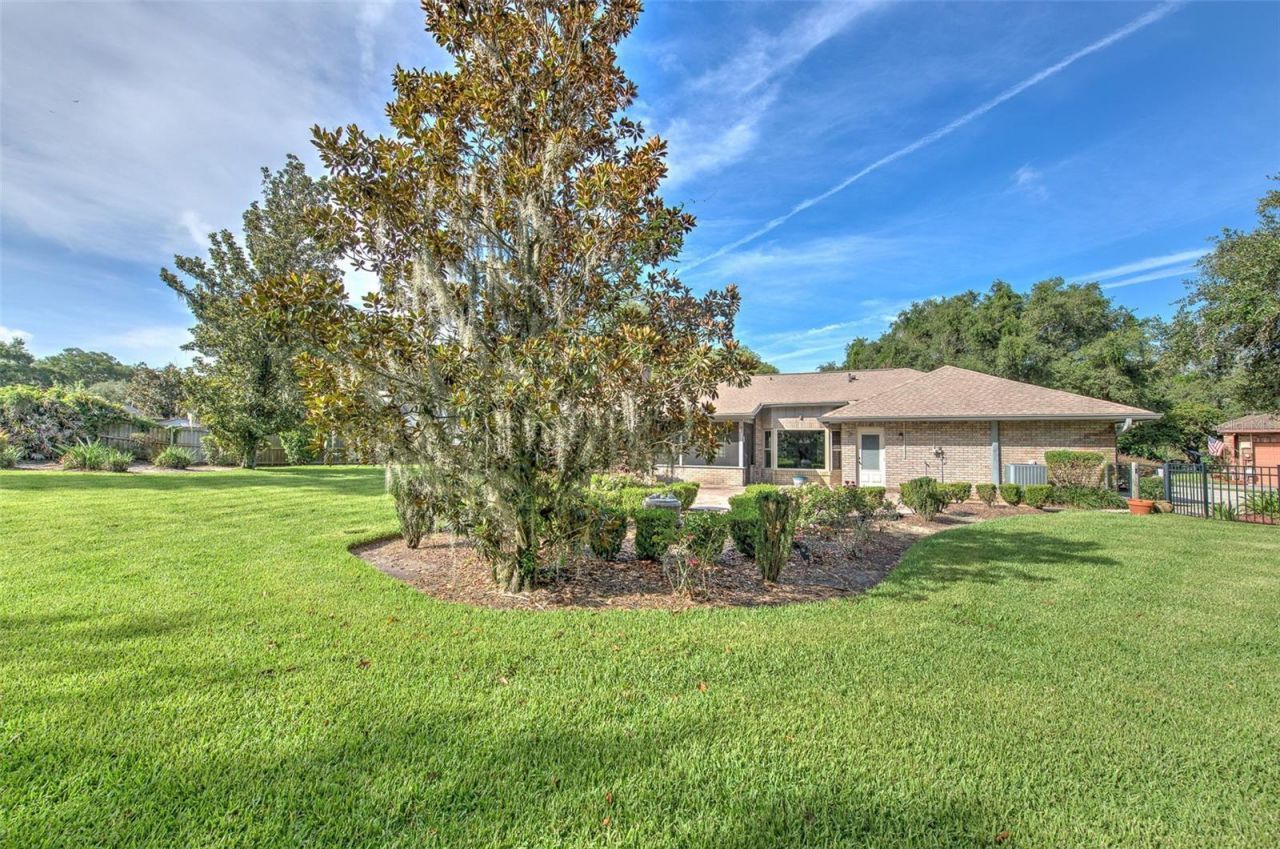 2102 Whitlock Place , Dover, FL 33527 Photo