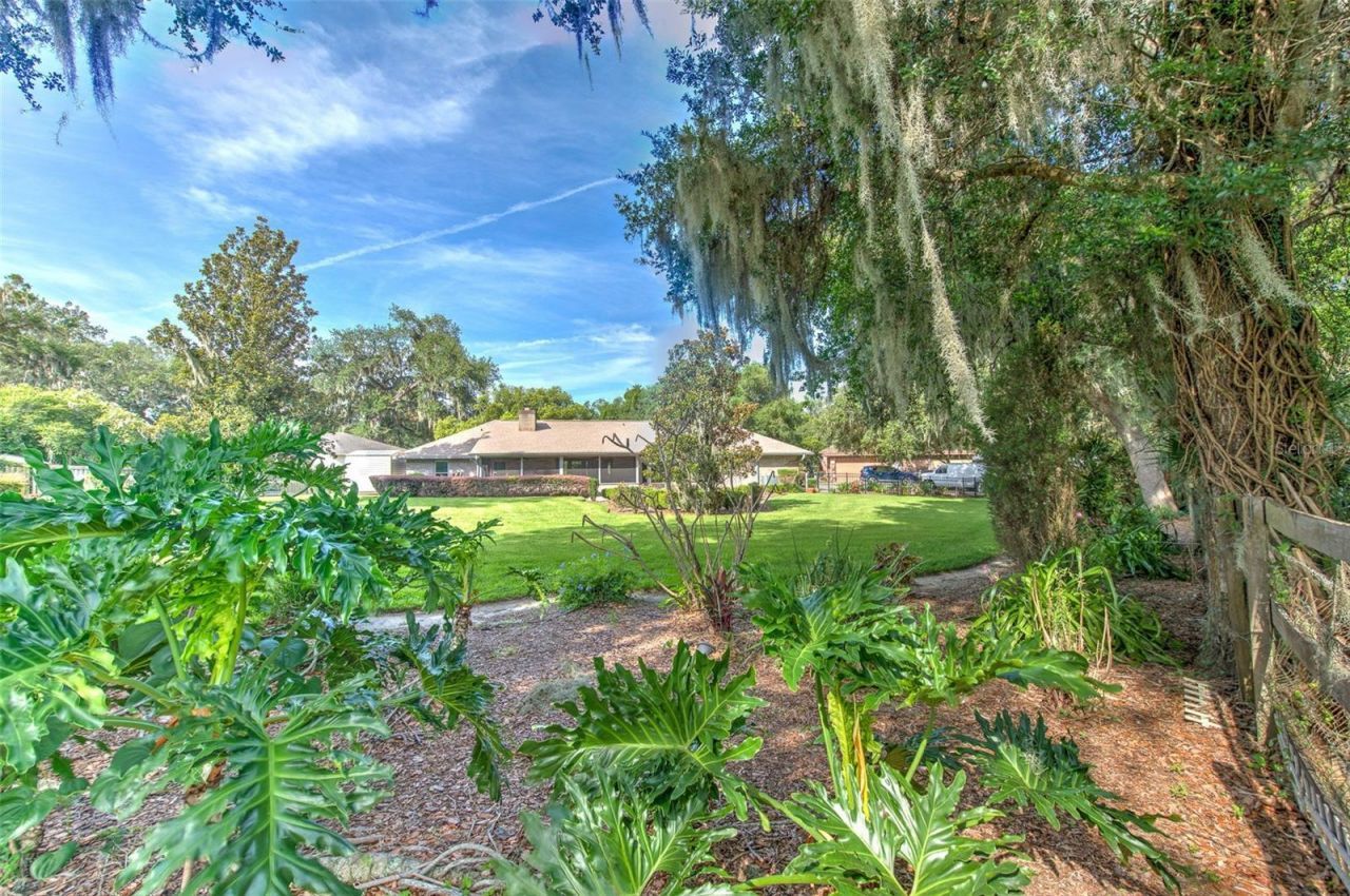 2102 Whitlock Place , Dover, FL 33527 Photo