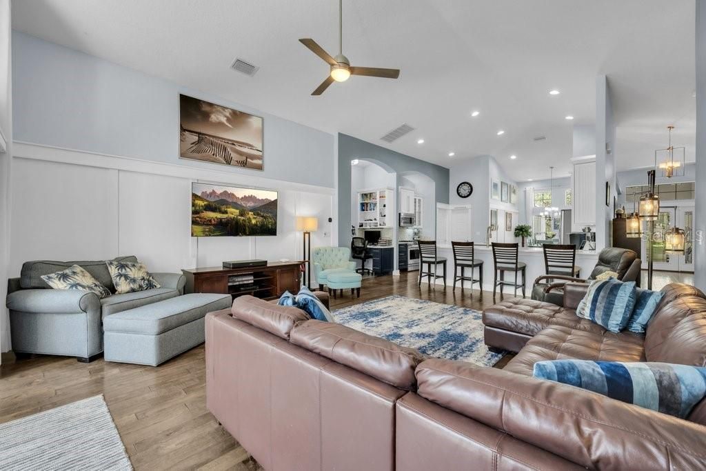 15531 Starling Crossing Drive, Lithia, FL 33547 Photo