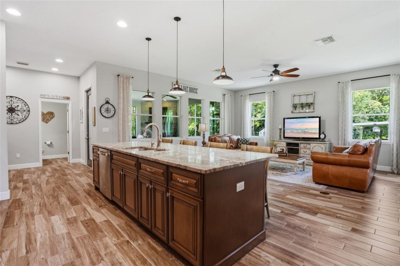 16622 Lakeshore Road, Tampa, FL 33624 Photo