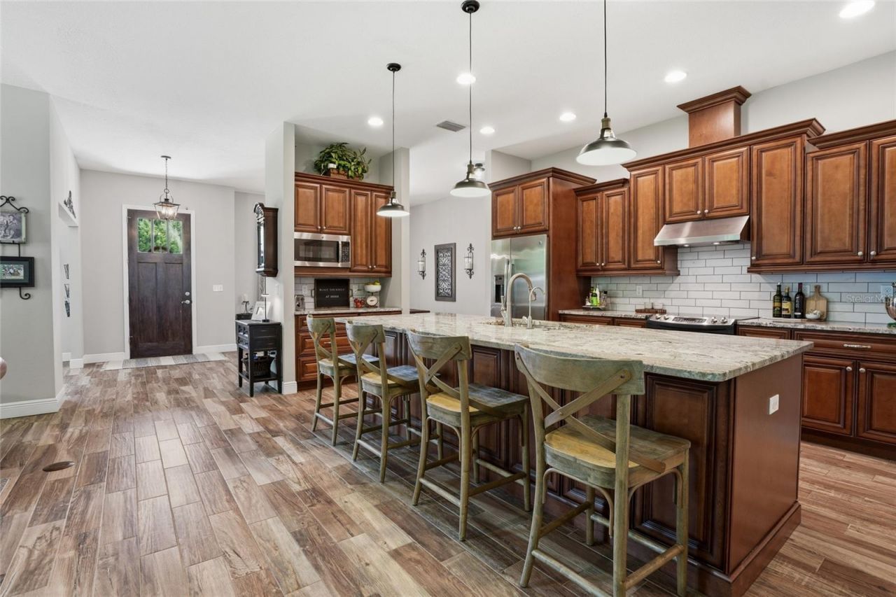 16622 Lakeshore Road, Tampa, FL 33624 Photo