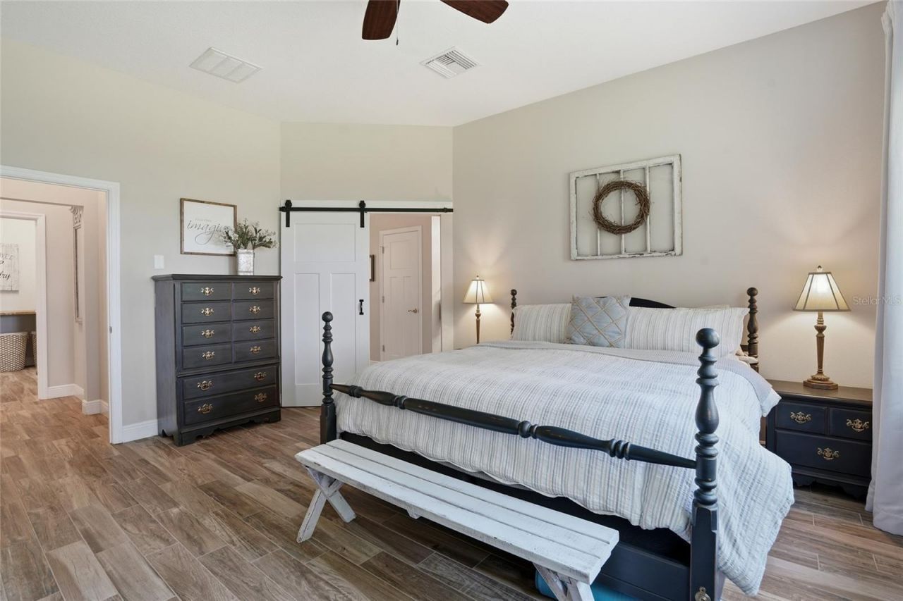 16622 Lakeshore Road, Tampa, FL 33624 Photo