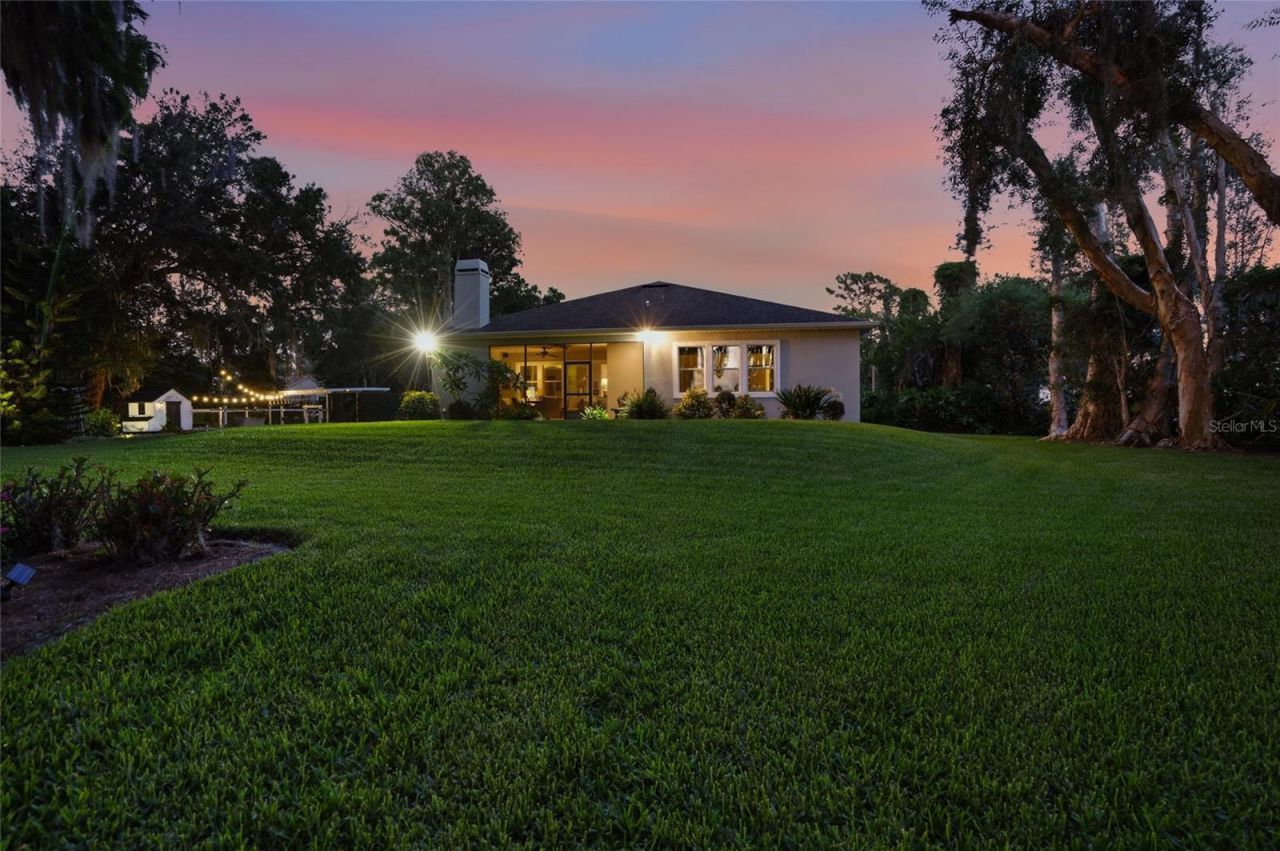 16622 Lakeshore Road, Tampa, FL 33624 Photo