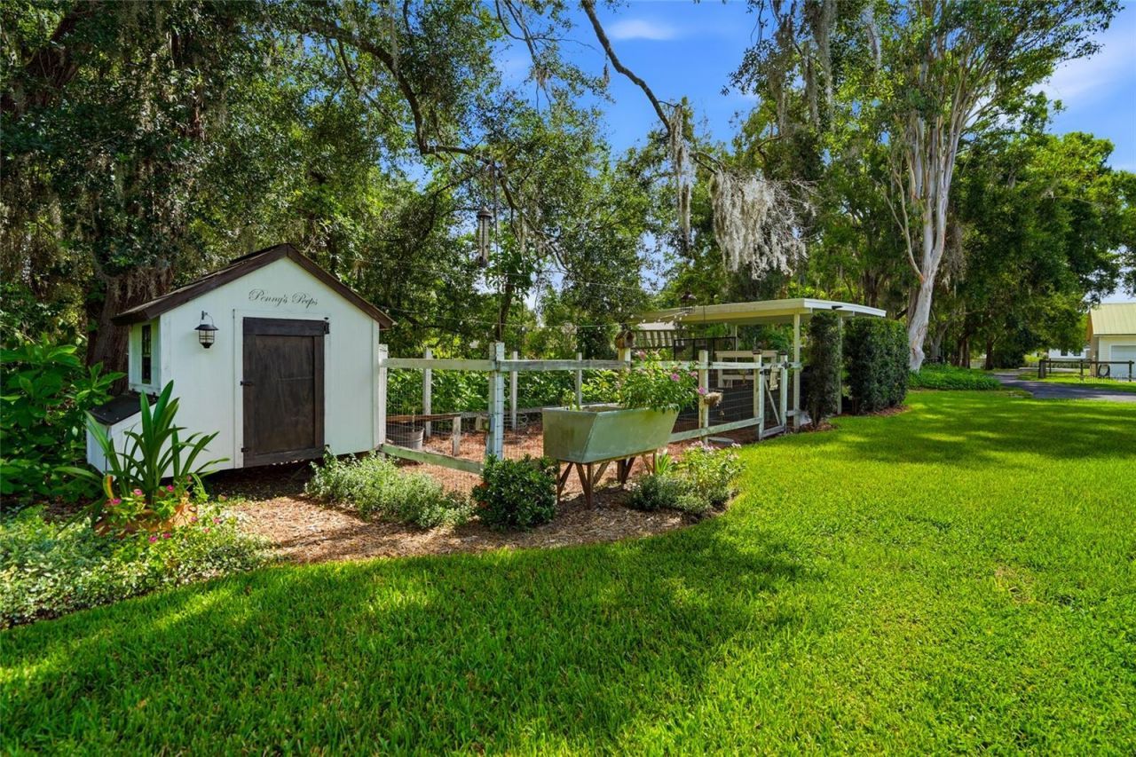 16622 Lakeshore Road, Tampa, FL 33624 Photo