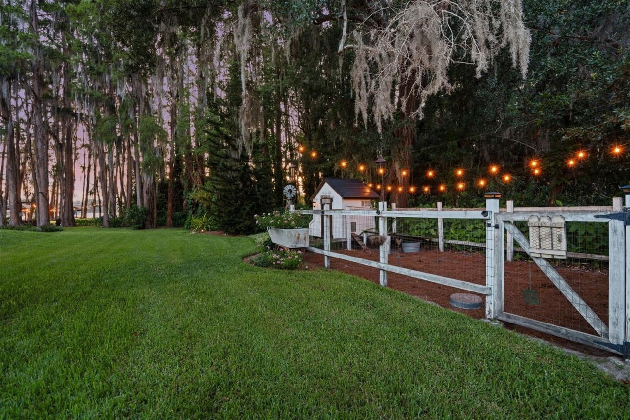 16622 Lakeshore Road, Tampa, FL 33624 Photo