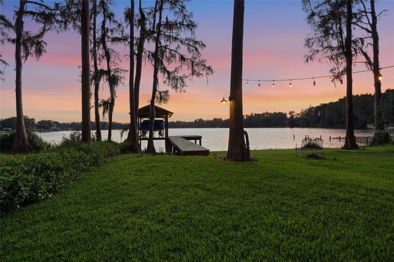 16622 Lakeshore Road, Tampa, FL 33624 Photo