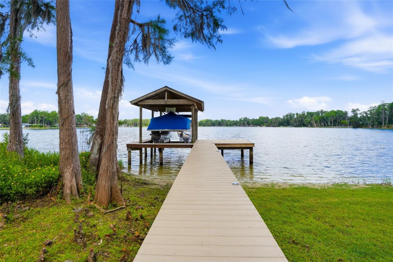 16622 Lakeshore Road, Tampa, FL 33624 Photo