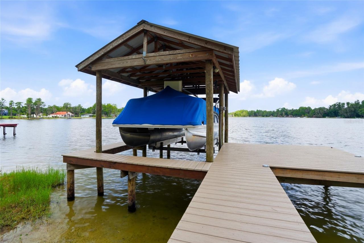 16622 Lakeshore Road, Tampa, FL 33624 Photo