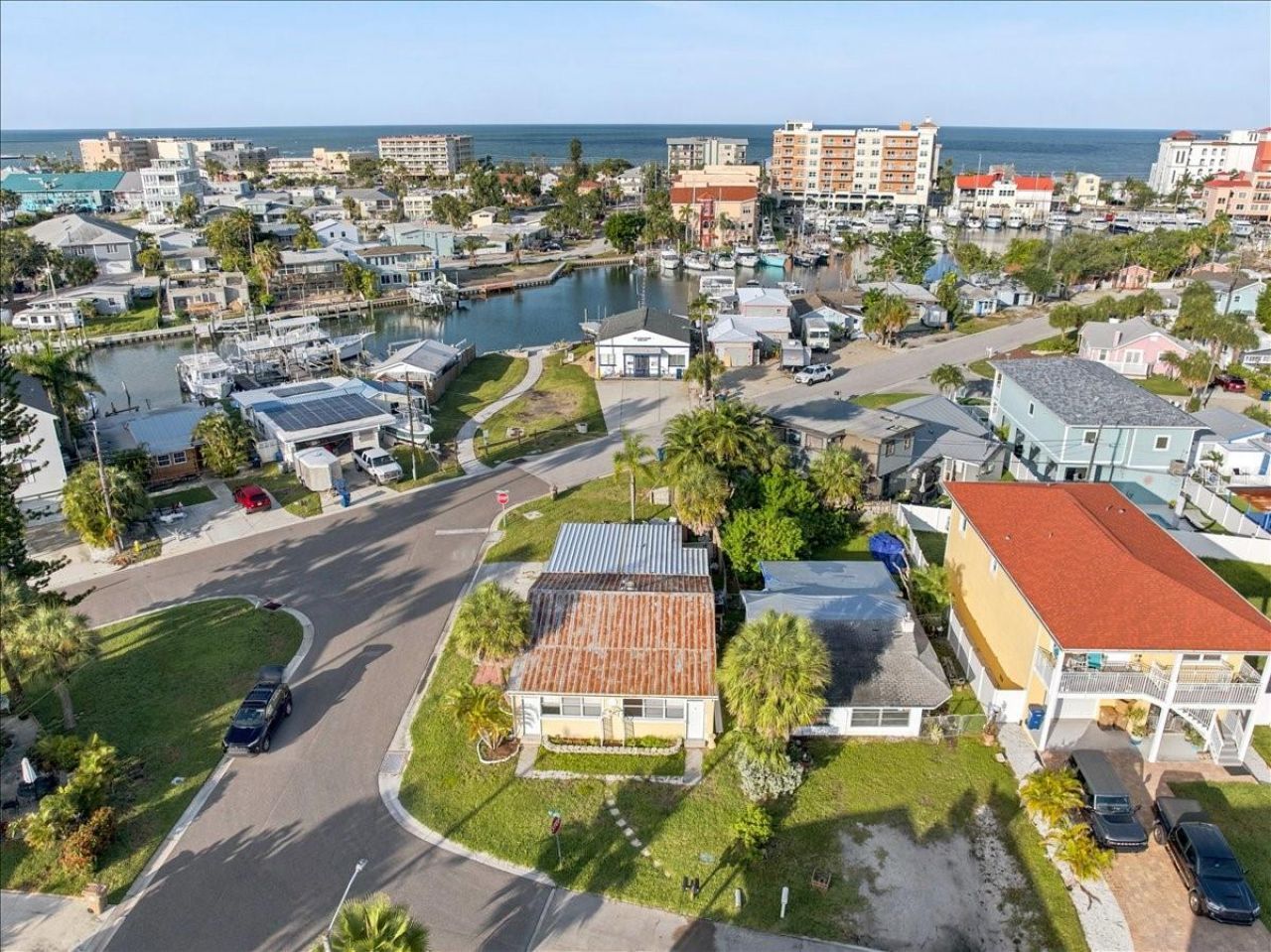 13104 4th Street E, Madeira Beach, FL 33708 Photo