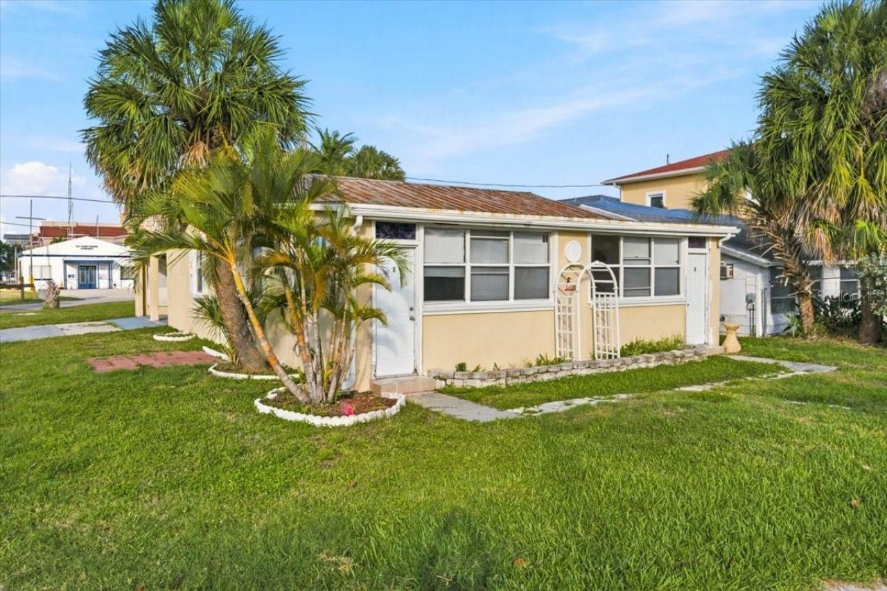13104 4th Street E, Madeira Beach, FL 33708 Photo