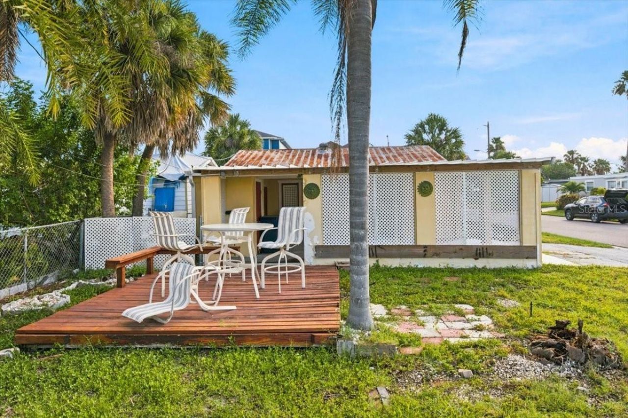 13104 4th Street E, Madeira Beach, FL 33708 Photo