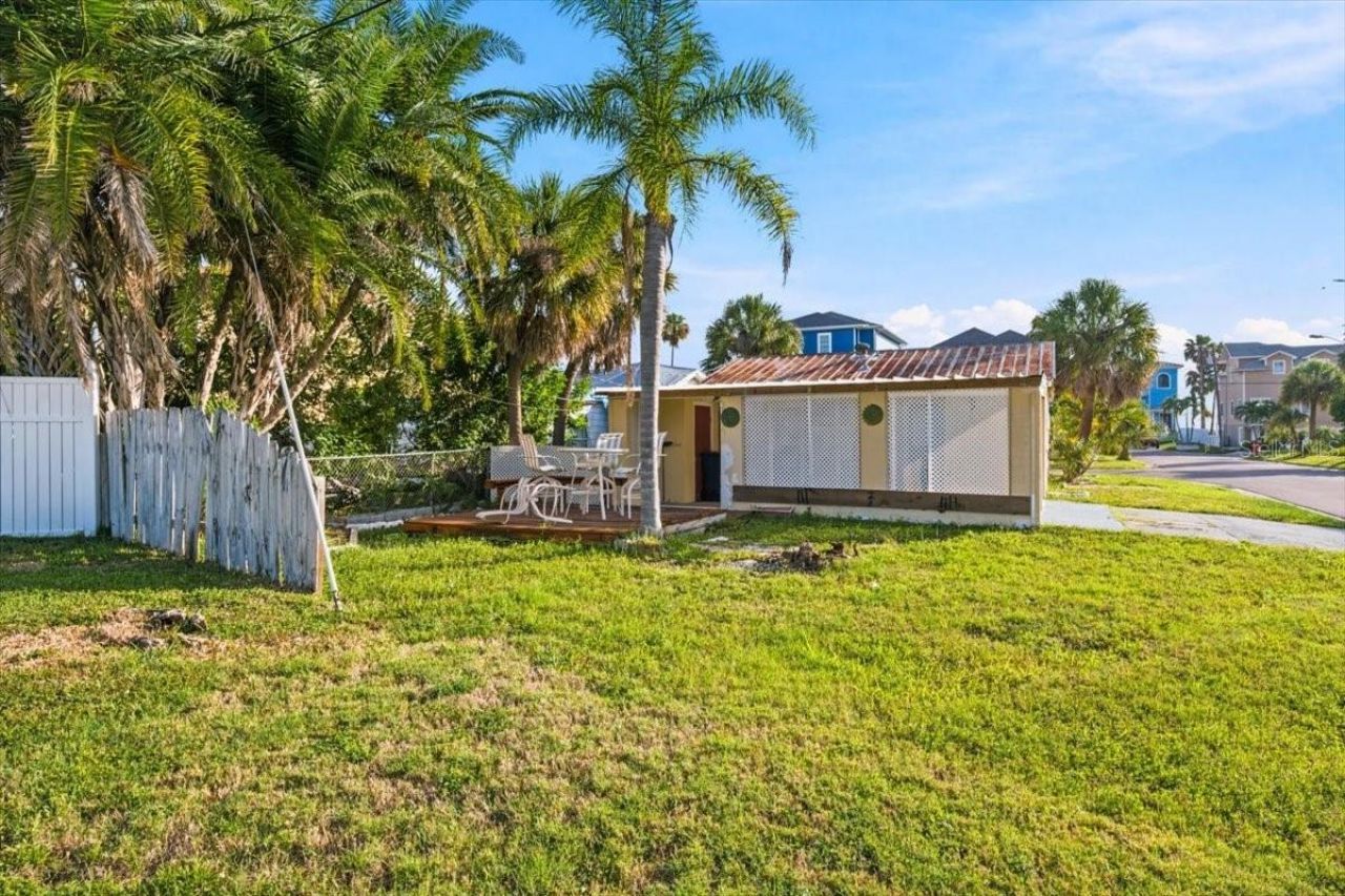 13104 4th Street E, Madeira Beach, FL 33708 Photo