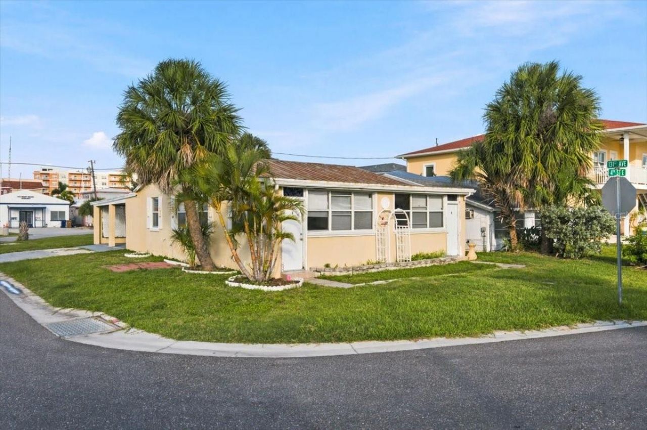 13104 4th Street E, Madeira Beach, FL 33708 Photo