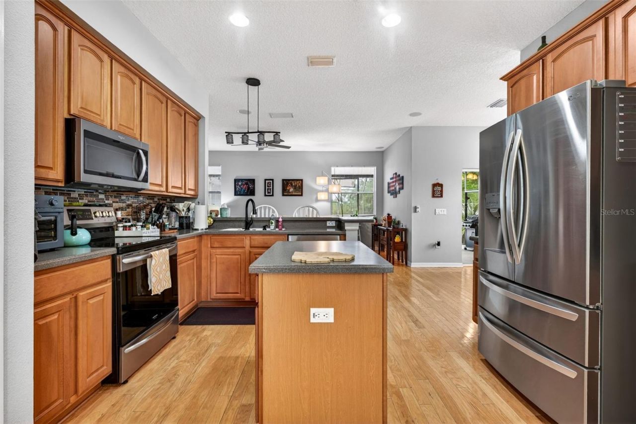 9018 N River Road, Tampa, FL 33635 Photo