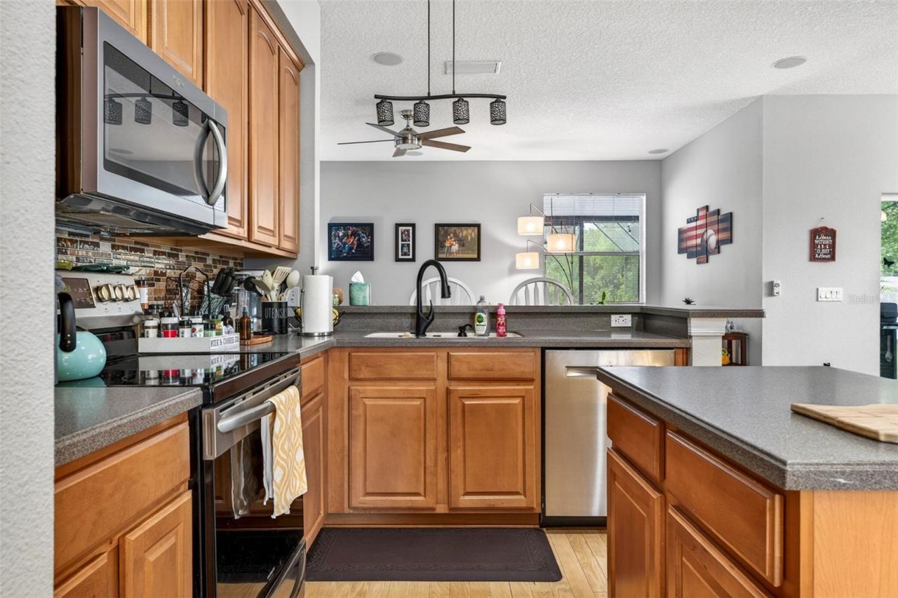9018 N River Road, Tampa, FL 33635 Photo