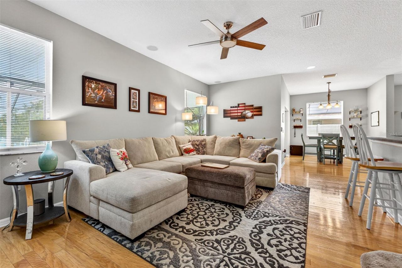 9018 N River Road, Tampa, FL 33635 Photo