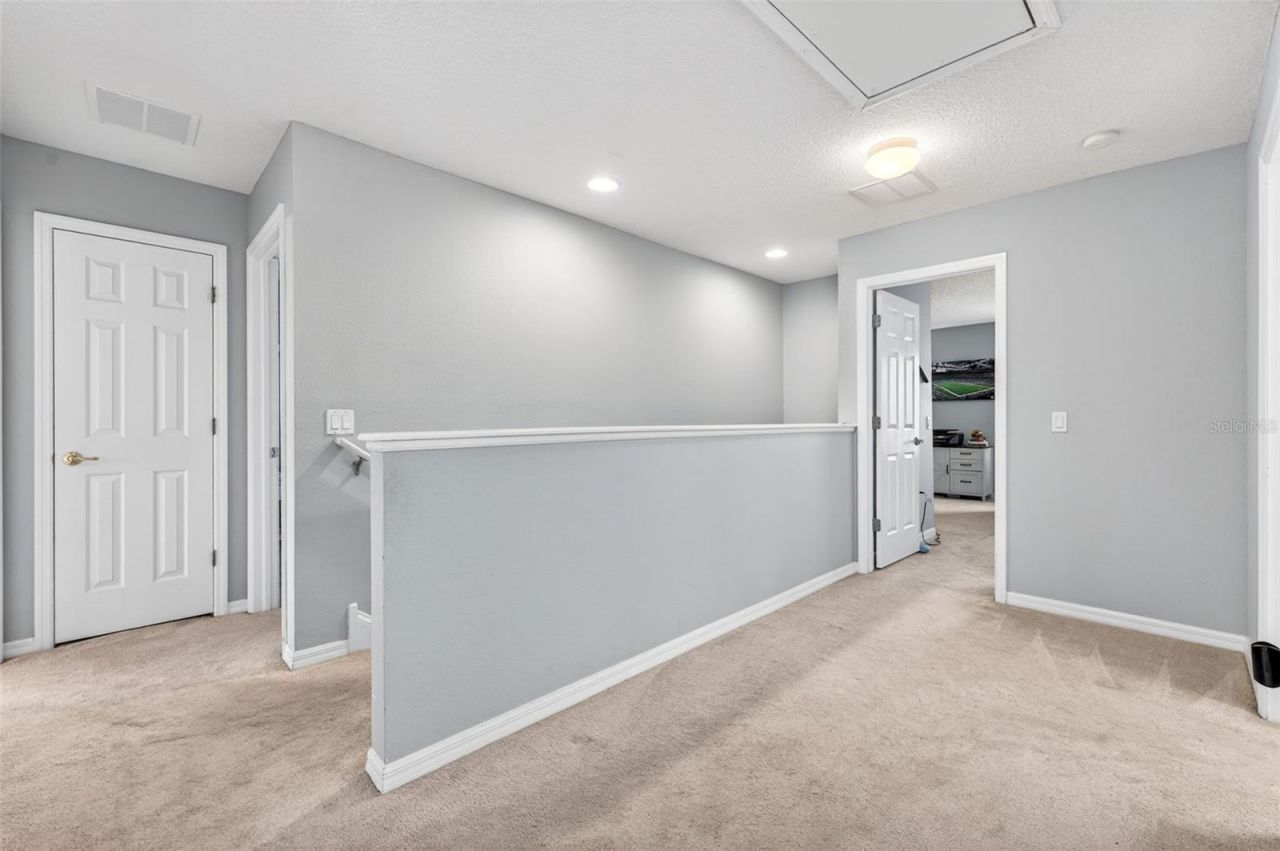 9018 N River Road, Tampa, FL 33635 Photo