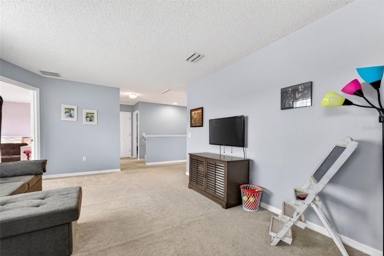 9018 N River Road, Tampa, FL 33635 Photo