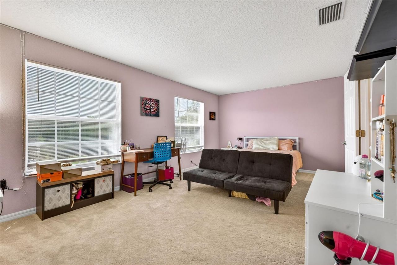 9018 N River Road, Tampa, FL 33635 Photo