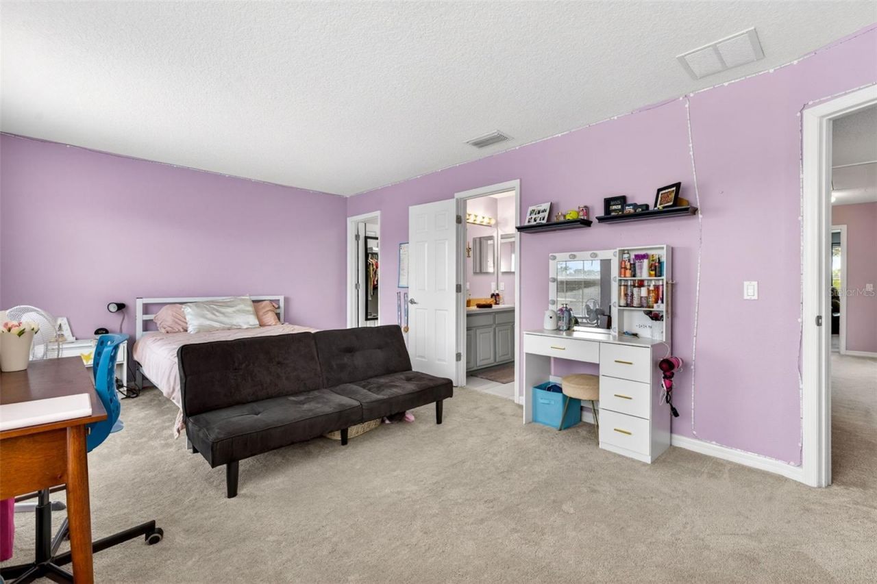 9018 N River Road, Tampa, FL 33635 Photo