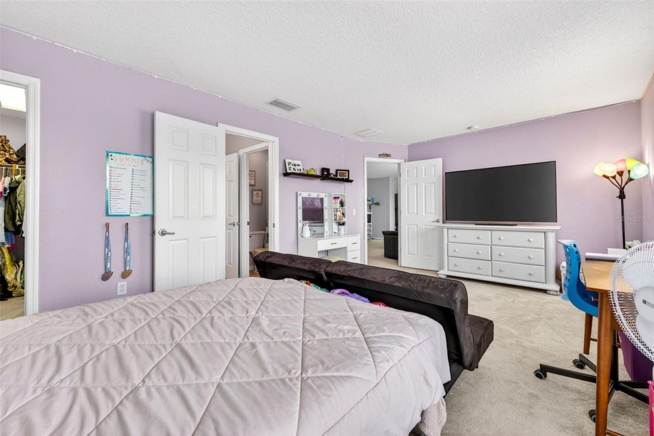 9018 N River Road, Tampa, FL 33635 Photo