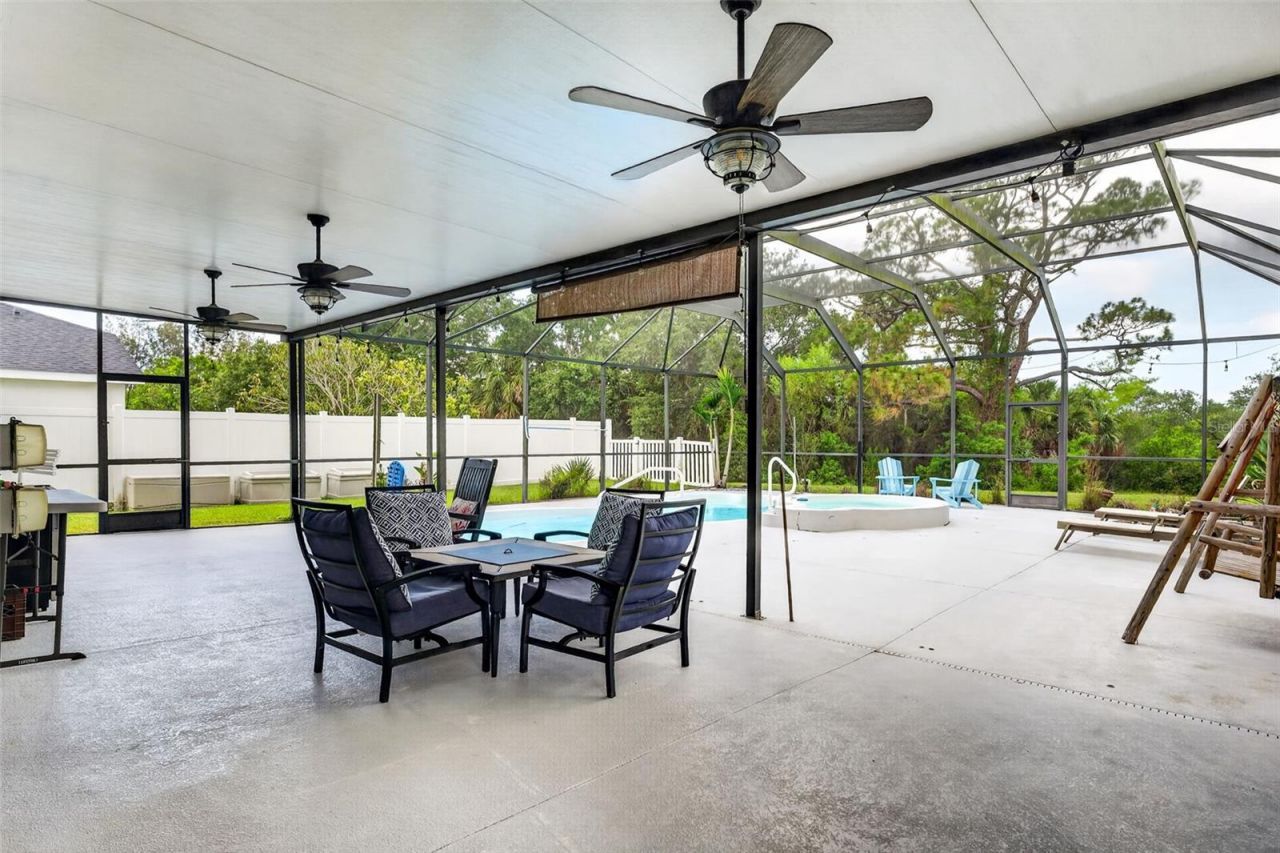 9018 N River Road, Tampa, FL 33635 Photo