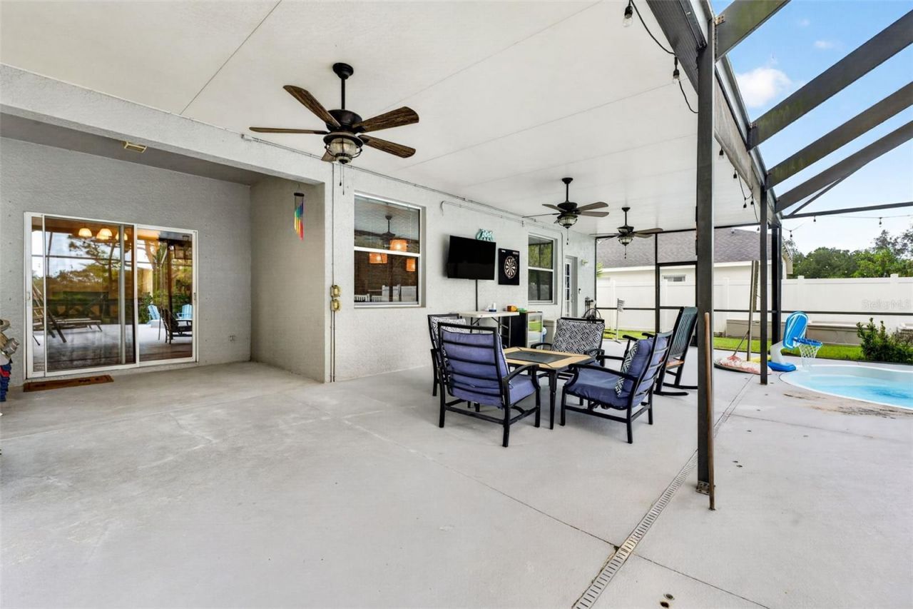 9018 N River Road, Tampa, FL 33635 Photo